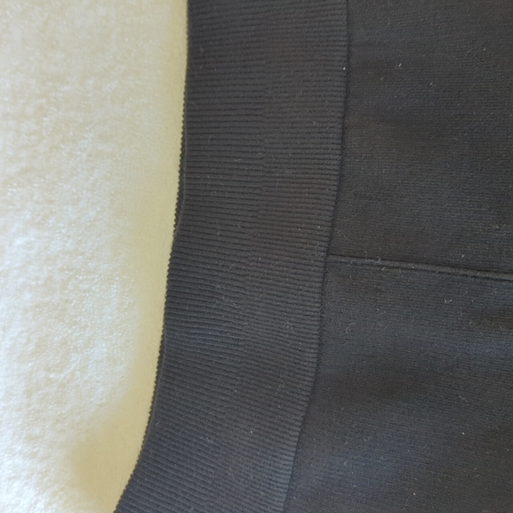 Fabletics Biker Shorts - Picture 3 of 3